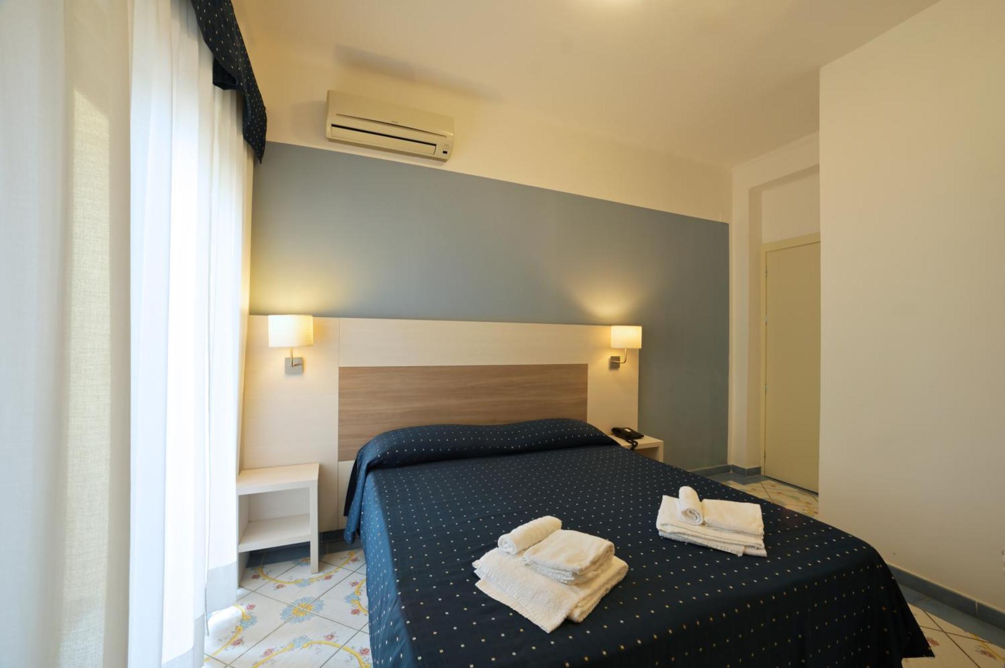 Hotel Delfino لايقويليا المظهر الخارجي الصورة