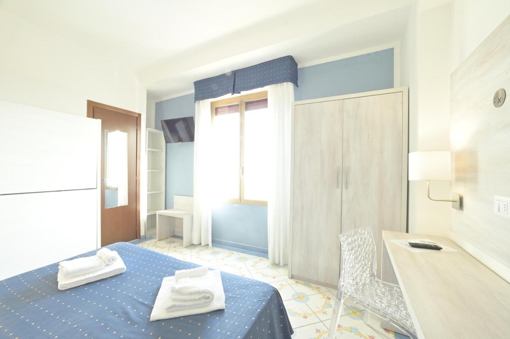 Hotel Delfino لايقويليا المظهر الخارجي الصورة