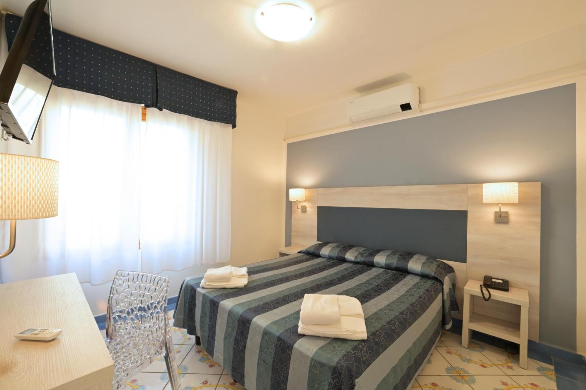 Hotel Delfino لايقويليا المظهر الخارجي الصورة